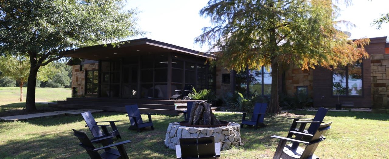 Contemporary Lakehouse Ranch L88